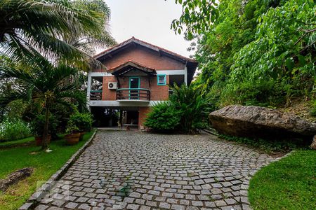 Casa à venda com 500m², 6 quartos e 4 vagasFachada da Casa