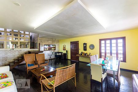 Sala de casa à venda com 6 quartos, 500m² em São Francisco, Niterói