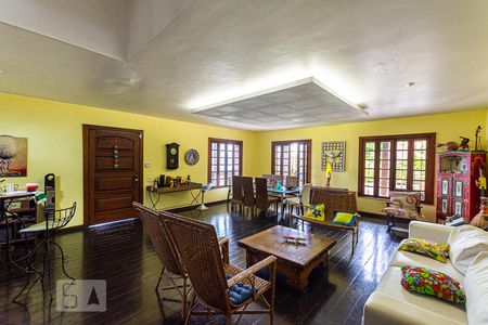 Sala de casa à venda com 6 quartos, 500m² em São Francisco, Niterói