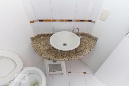 Banheiro de apartamento para alugar com 1 quarto, 40m² em Aclimação, São Paulo