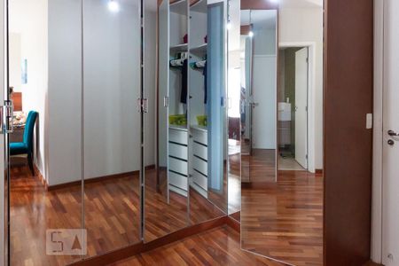 Apartamento à venda com 171m², 3 quartos e 3 vagasCloset