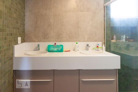 Apartamento à venda com 171m², 3 quartos e 3 vagasBanheiro da Suíte 2