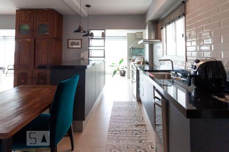 Apartamento à venda com 171m², 3 quartos e 3 vagasCozinha