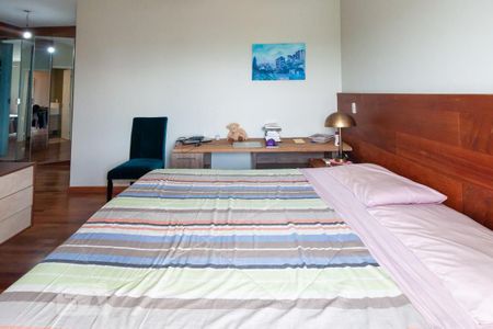 Apartamento à venda com 171m², 3 quartos e 3 vagasSuíte 2