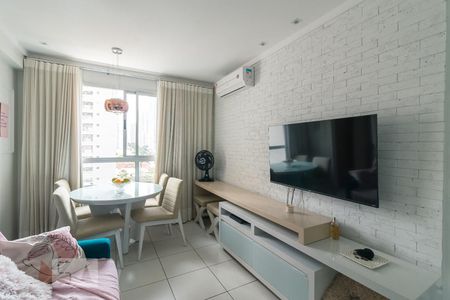 Sala de Estar de apartamento para alugar com 2 quartos, 47m² em Setor Bueno, Goiânia