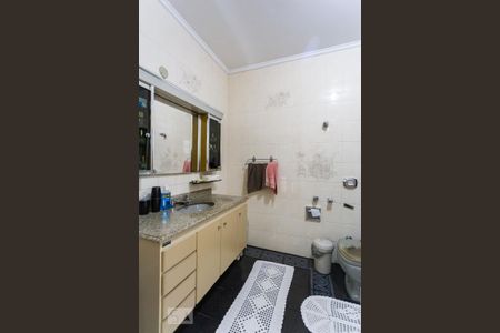 Casa à venda com 505m², 4 quartos e 8 vagasBanheiro da Suíte