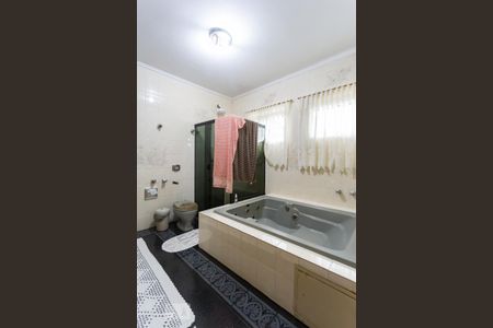 Casa à venda com 505m², 4 quartos e 8 vagasBanheiro da Suíte