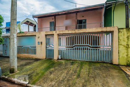 Casa de condomínio à venda com 308m², 3 quartos e 4 vagasFachada