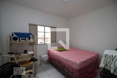 Casa à venda com 4 quartos, 200m² em Vila Iório, São Paulo
