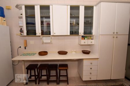 Apartamento para alugar com 220m², 3 quartos e 2 vagasCozinha