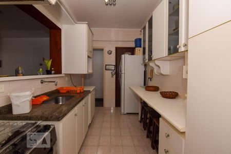 Apartamento para alugar com 220m², 3 quartos e 2 vagasCozinha