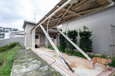 Casa à venda com 240m², 3 quartos e 1 vagaEntrada