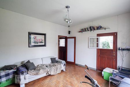 Sala  de casa à venda com 3 quartos, 240m² em Santa Efigênia, Belo Horizonte