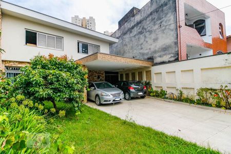 Casa à venda com 510m², 5 quartos e 4 vagas Casa à venda com 510m², 5 quartos e 4 vagasGaragem