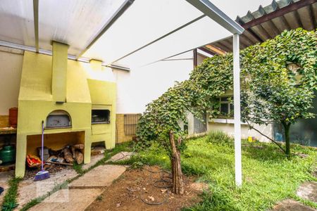 Casa à venda com 510m², 5 quartos e 4 vagas Casa à venda com 510m², 5 quartos e 4 vagasQuintal