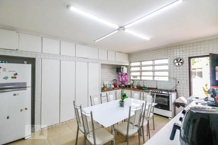 Casa à venda com 510m², 5 quartos e 4 vagas Casa à venda com 510m², 5 quartos e 4 vagasCozinha