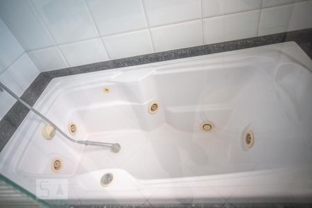 Casa à venda com 482m², 3 quartos e 6 vagasBanheira