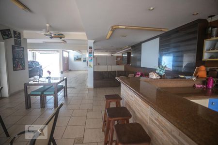 Casa à venda com 482m², 3 quartos e 6 vagasSalão