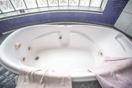 Casa à venda com 482m², 3 quartos e 6 vagasBanheira