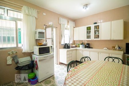 Casa à venda com 210m², 3 quartos e 2 vagasCozinha 