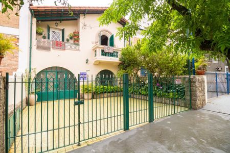 Casa à venda com 210m², 3 quartos e 2 vagasFachada 