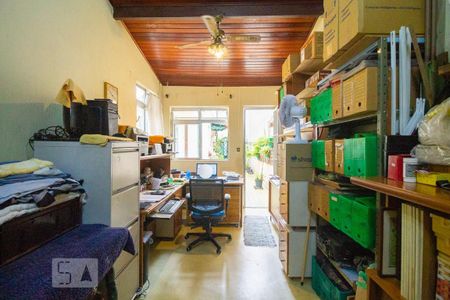 Casa à venda com 210m², 3 quartos e 2 vagasEscritório