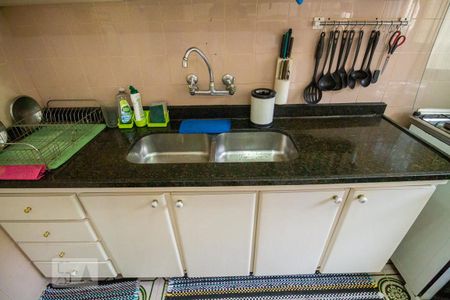 Casa à venda com 210m², 3 quartos e 2 vagasCozinha 