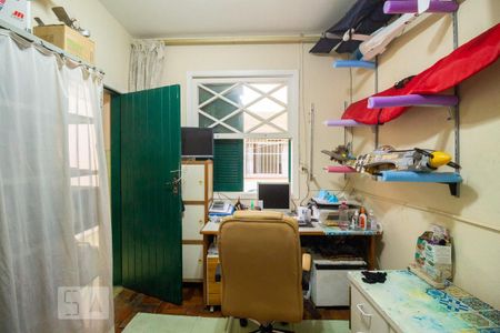 Casa à venda com 210m², 3 quartos e 2 vagasQuarto de Serviço