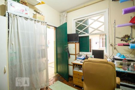 Casa à venda com 210m², 3 quartos e 2 vagasQuarto de Serviço