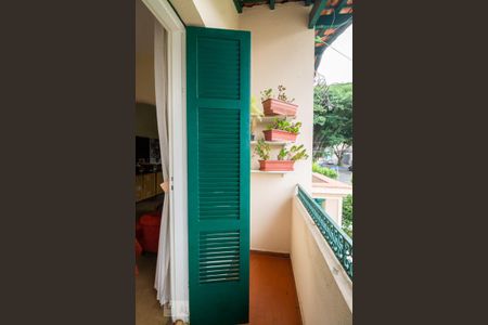 Casa à venda com 210m², 3 quartos e 2 vagasVaranda 