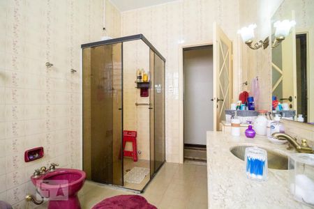 Casa à venda com 210m², 3 quartos e 2 vagasBanheiro 