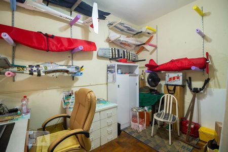 Casa à venda com 210m², 3 quartos e 2 vagasQuarto de Serviço