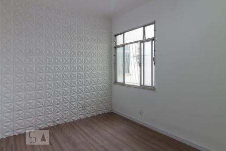 Sala de apartamento para alugar com 2 quartos, 60m² em Vista Alegre, Rio de Janeiro