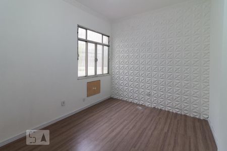 Quarto 1 de apartamento para alugar com 2 quartos, 60m² em Vista Alegre, Rio de Janeiro