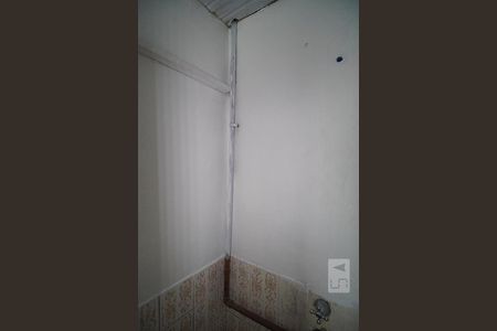 Banheiro de kitnet/studio para alugar com 1 quarto, 30m² em Agronomia, Porto Alegre