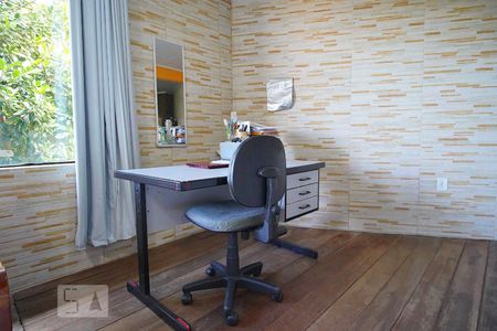 Sala de casa à venda com 4 quartos, 380m² em Jardim Itu, Porto Alegre