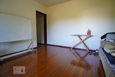 Casa à venda com 380m², 4 quartos e 2 vagasQuarto 4