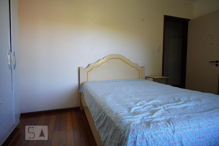 Casa à venda com 380m², 4 quartos e 2 vagasQuarto