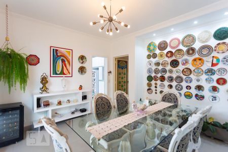 Casa à venda com 500m², 6 quartos e 3 vagas Casa à venda com 500m², 6 quartos e 3 vagasSala de Jantar