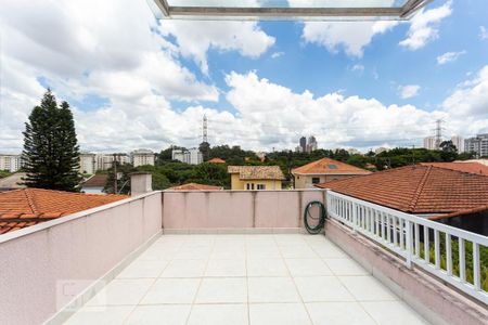 Casa à venda com 500m², 6 quartos e 3 vagas Casa à venda com 500m², 6 quartos e 3 vagasVaranda