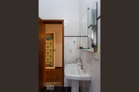 Casa à venda com 500m², 6 quartos e 3 vagas Casa à venda com 500m², 6 quartos e 3 vagasLavabo