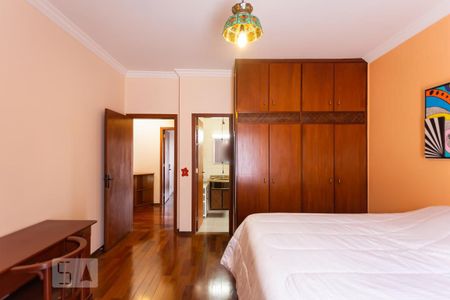 Casa à venda com 500m², 6 quartos e 3 vagas Casa à venda com 500m², 6 quartos e 3 vagasSuíte 2