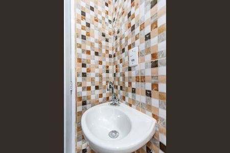 Apartamento para alugar com 46m², 2 quartos e sem vaga Apartamento para alugar com 46m², 2 quartos e sem vagaBanheiro