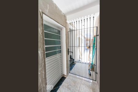 Apartamento para alugar com 46m², 2 quartos e sem vaga Apartamento para alugar com 46m², 2 quartos e sem vagaFachada e porta