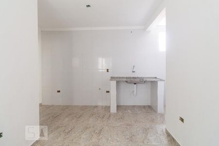 Sala e cozinha de apartamento para alugar com 2 quartos, 50m² em Vila Antonieta, São Paulo