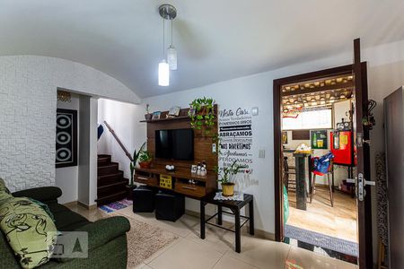 Sala de casa de condomínio à venda com 3 quartos, 118m² em Sapê, Niterói