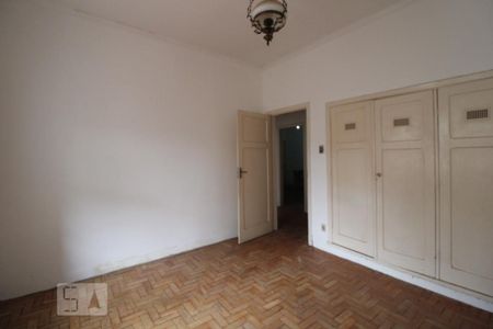 Casa à venda com 220m², 5 quartos e 2 vagasQuarto 3