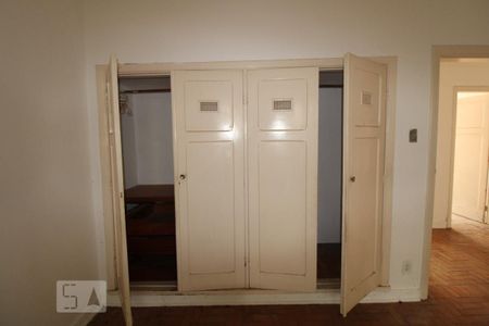 Casa à venda com 220m², 5 quartos e 2 vagasQuarto 2