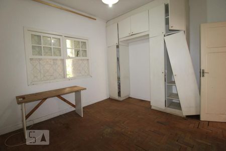 Casa à venda com 220m², 5 quartos e 2 vagasQuarto 1