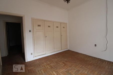 Casa à venda com 220m², 5 quartos e 2 vagasQuarto 3